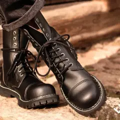 Buty wegańskie: co to? Poznaj materiały, certyfikaty i jakość