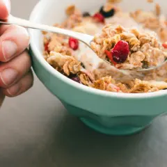 Jak obniżyć cholesterol? Dieta, styl życia i leczenie poradnik