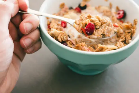 Jak obniżyć cholesterol? Dieta, styl życia i leczenie poradnik